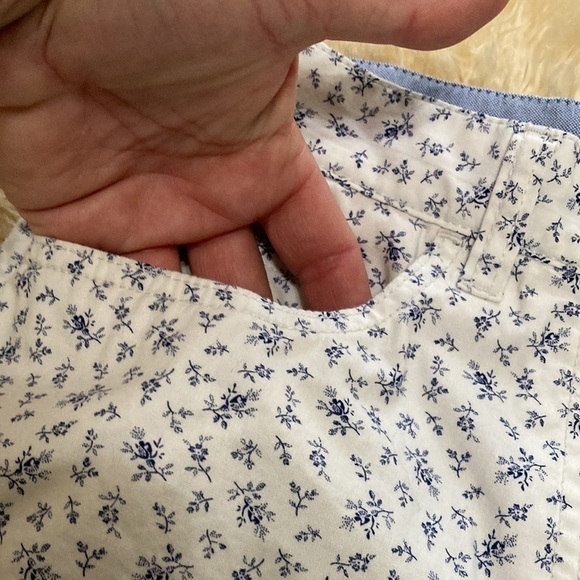 Tommy Hilfiger white flora size 8 pants - Picture 4 of 10
